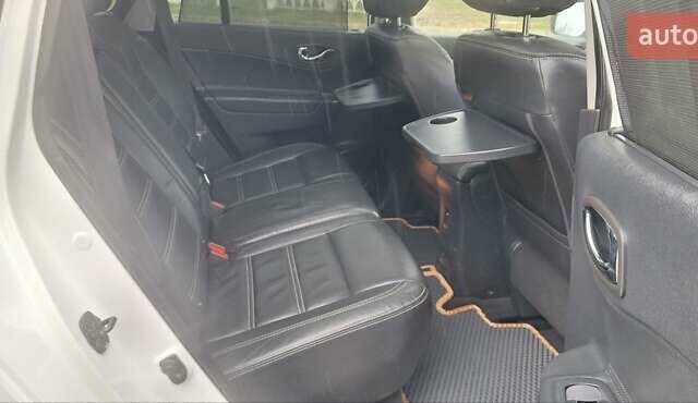 Белый Рено Колеос, объемом двигателя 2 л и пробегом 182 тыс. км за 13300 $, фото 84 на Automoto.ua