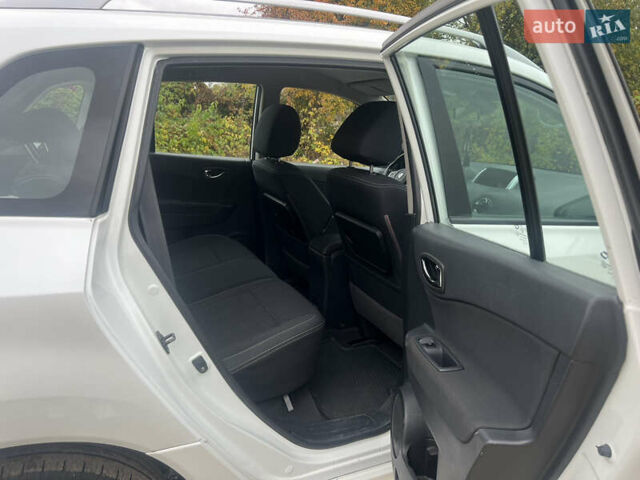Рено Колеос 2013 в Конотопе на Automoto.ua Белый Рено Колеос, объемом двигателя 2 л и пробегом 254 тыс. км за 11700 $, фото 16 на Automoto.ua
