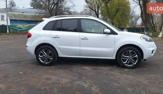 Белый Рено Колеос, объемом двигателя 2 л и пробегом 182 тыс. км за 13300 $, фото 3 на Automoto.ua