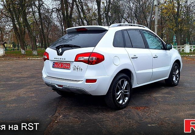 Белый Рено Колеос, объемом двигателя 2 л и пробегом 182 тыс. км за 13300 $, фото 5 на Automoto.ua