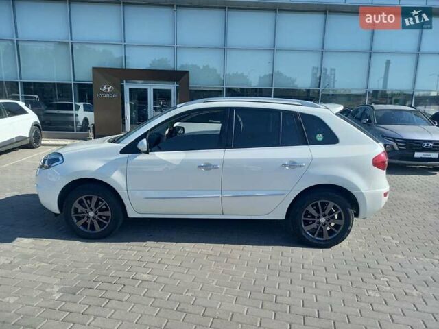 Белый Рено Колеос, объемом двигателя 2 л и пробегом 142 тыс. км за 10700 $, фото 2 на Automoto.ua