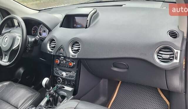 Белый Рено Колеос, объемом двигателя 2 л и пробегом 182 тыс. км за 13300 $, фото 130 на Automoto.ua