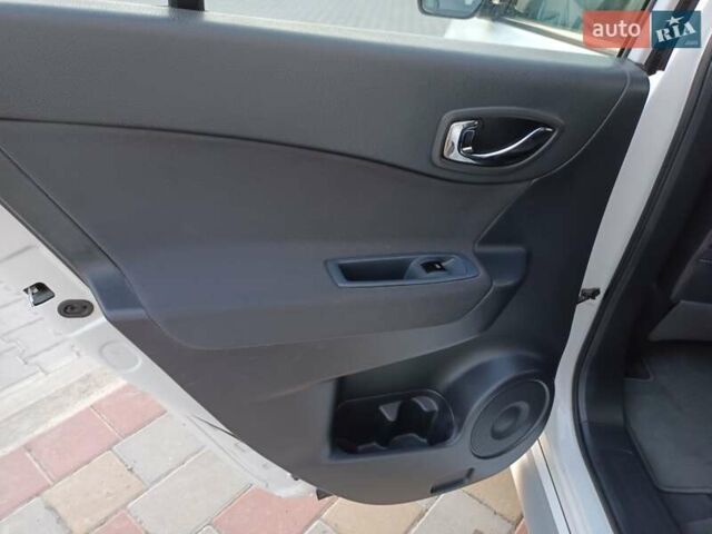 Білий Рено Колеос, об'ємом двигуна 2 л та пробігом 187 тис. км за 11899 $, фото 29 на Automoto.ua