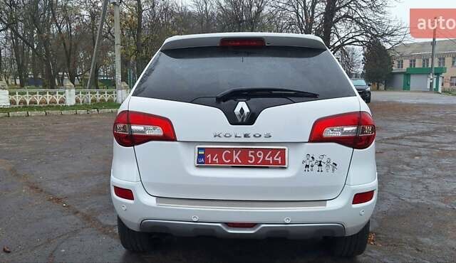 Белый Рено Колеос, объемом двигателя 2 л и пробегом 182 тыс. км за 13300 $, фото 41 на Automoto.ua