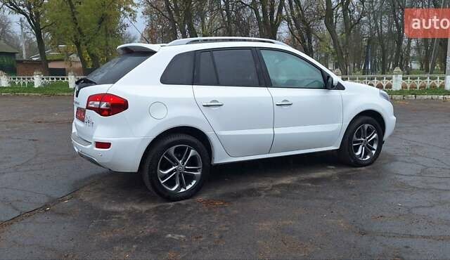 Белый Рено Колеос, объемом двигателя 2 л и пробегом 182 тыс. км за 13300 $, фото 103 на Automoto.ua