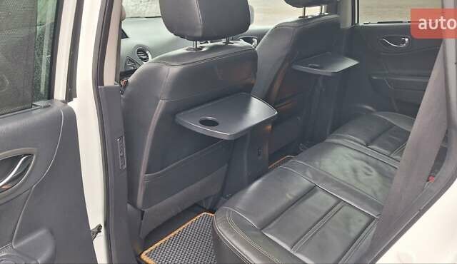 Белый Рено Колеос, объемом двигателя 2 л и пробегом 182 тыс. км за 13300 $, фото 64 на Automoto.ua