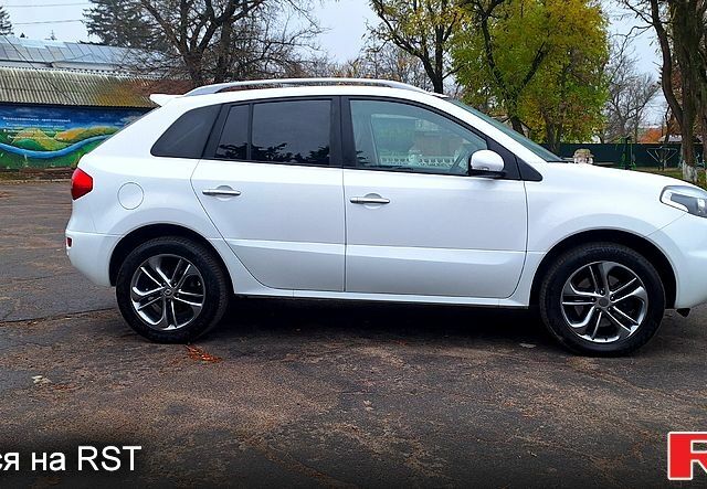 Белый Рено Колеос, объемом двигателя 2 л и пробегом 182 тыс. км за 13300 $, фото 4 на Automoto.ua