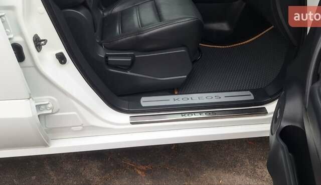 Белый Рено Колеос, объемом двигателя 2 л и пробегом 182 тыс. км за 13300 $, фото 72 на Automoto.ua