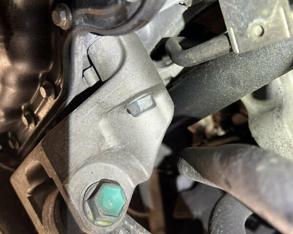 Белый Рено Колеос, объемом двигателя 2 л и пробегом 268 тыс. км за 6606 $, фото 5 на Automoto.ua