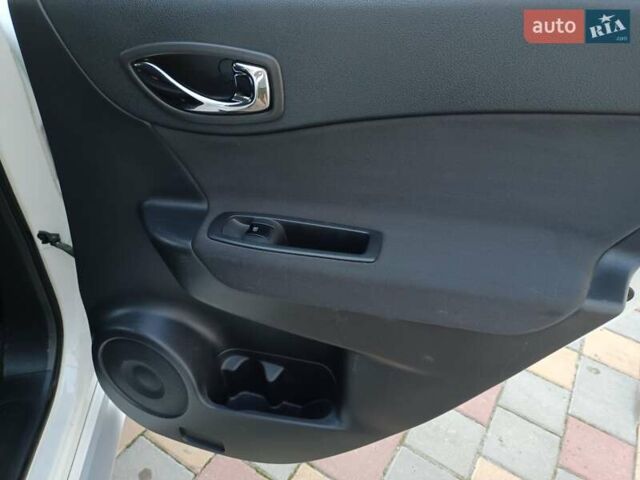 Білий Рено Колеос, об'ємом двигуна 2 л та пробігом 187 тис. км за 11899 $, фото 25 на Automoto.ua