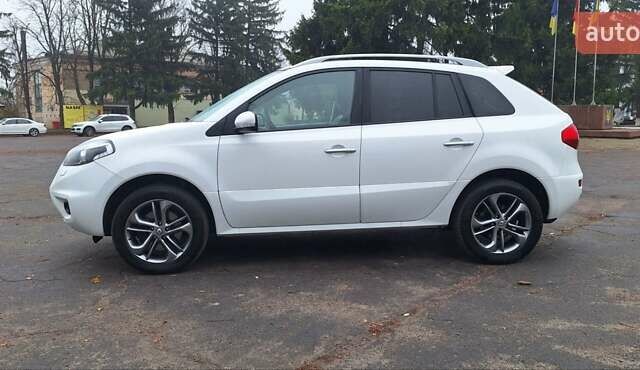 Белый Рено Колеос, объемом двигателя 2 л и пробегом 182 тыс. км за 13300 $, фото 5 на Automoto.ua