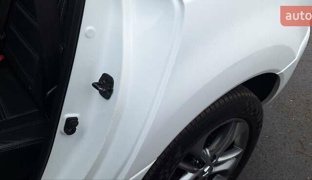 Белый Рено Колеос, объемом двигателя 2 л и пробегом 182 тыс. км за 13300 $, фото 57 на Automoto.ua