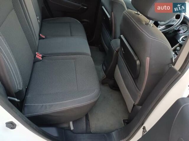 Білий Рено Колеос, об'ємом двигуна 2 л та пробігом 187 тис. км за 11899 $, фото 27 на Automoto.ua