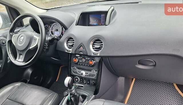 Белый Рено Колеос, объемом двигателя 2 л и пробегом 182 тыс. км за 13300 $, фото 76 на Automoto.ua