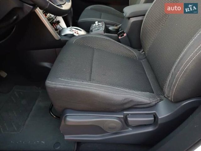 Білий Рено Колеос, об'ємом двигуна 2 л та пробігом 187 тис. км за 11899 $, фото 21 на Automoto.ua