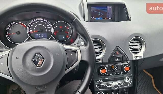 Белый Рено Колеос, объемом двигателя 2 л и пробегом 182 тыс. км за 13300 $, фото 126 на Automoto.ua