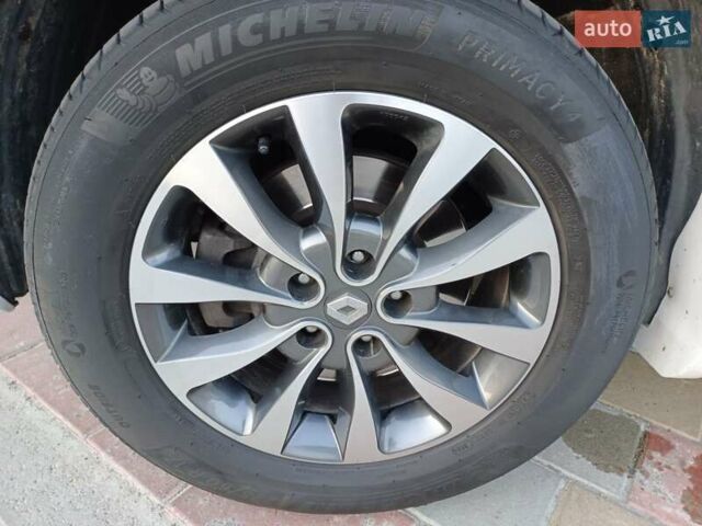 Білий Рено Колеос, об'ємом двигуна 2 л та пробігом 187 тис. км за 11899 $, фото 31 на Automoto.ua