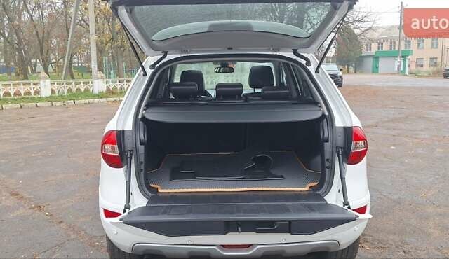 Белый Рено Колеос, объемом двигателя 2 л и пробегом 182 тыс. км за 13300 $, фото 14 на Automoto.ua