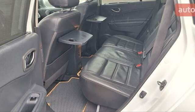 Белый Рено Колеос, объемом двигателя 2 л и пробегом 182 тыс. км за 13300 $, фото 52 на Automoto.ua