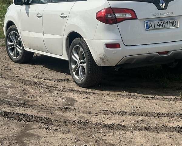 Белый Рено Колеос, объемом двигателя 2 л и пробегом 260 тыс. км за 11000 $, фото 2 на Automoto.ua