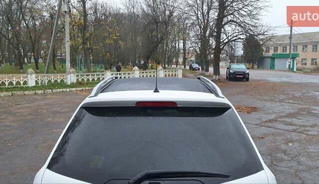 Белый Рено Колеос, объемом двигателя 2 л и пробегом 182 тыс. км за 13300 $, фото 42 на Automoto.ua