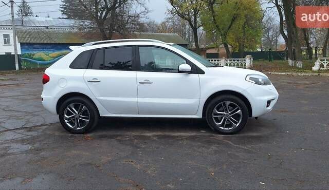 Белый Рено Колеос, объемом двигателя 2 л и пробегом 182 тыс. км за 13300 $, фото 105 на Automoto.ua