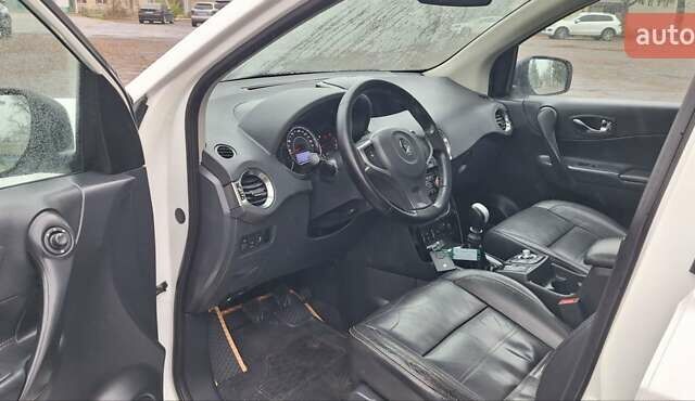 Белый Рено Колеос, объемом двигателя 2 л и пробегом 182 тыс. км за 13300 $, фото 45 на Automoto.ua