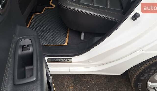 Белый Рено Колеос, объемом двигателя 2 л и пробегом 182 тыс. км за 13300 $, фото 58 на Automoto.ua