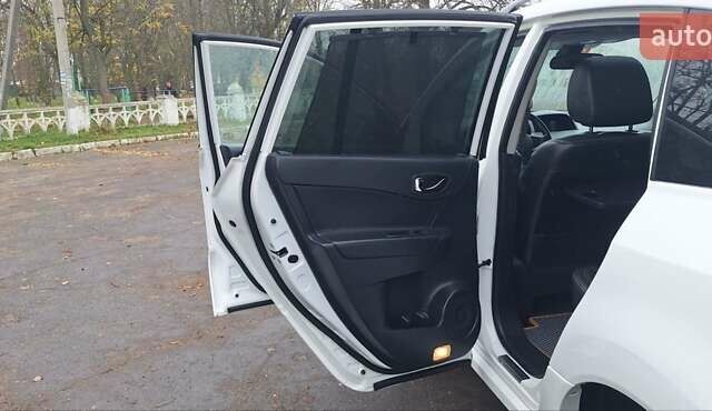 Белый Рено Колеос, объемом двигателя 2 л и пробегом 182 тыс. км за 13300 $, фото 51 на Automoto.ua