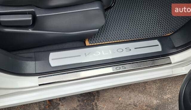 Белый Рено Колеос, объемом двигателя 2 л и пробегом 182 тыс. км за 13300 $, фото 132 на Automoto.ua