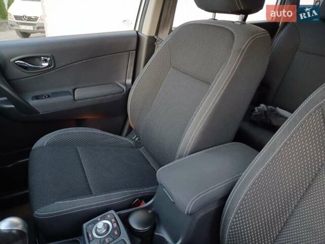 Білий Рено Колеос, об'ємом двигуна 2 л та пробігом 187 тис. км за 11899 $, фото 9 на Automoto.ua