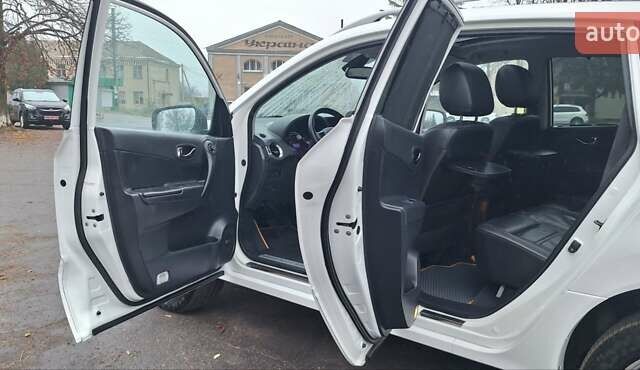 Белый Рено Колеос, объемом двигателя 2 л и пробегом 182 тыс. км за 13300 $, фото 53 на Automoto.ua