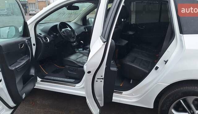 Белый Рено Колеос, объемом двигателя 2 л и пробегом 182 тыс. км за 13300 $, фото 113 на Automoto.ua