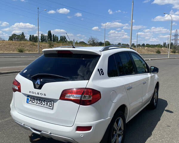 Білий Рено Колеос, об'ємом двигуна 2 л та пробігом 260 тис. км за 12500 $, фото 3 на Automoto.ua