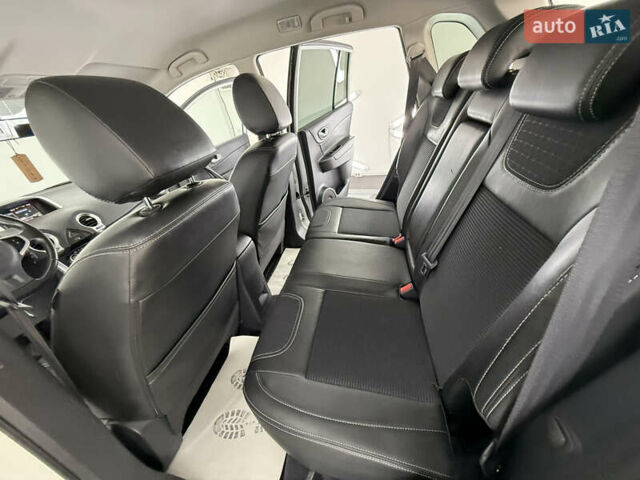 Белый Рено Колеос, объемом двигателя 2 л и пробегом 241 тыс. км за 13999 $, фото 46 на Automoto.ua