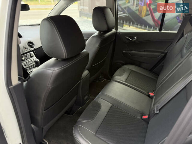 Белый Рено Колеос, объемом двигателя 2 л и пробегом 192 тыс. км за 15500 $, фото 33 на Automoto.ua