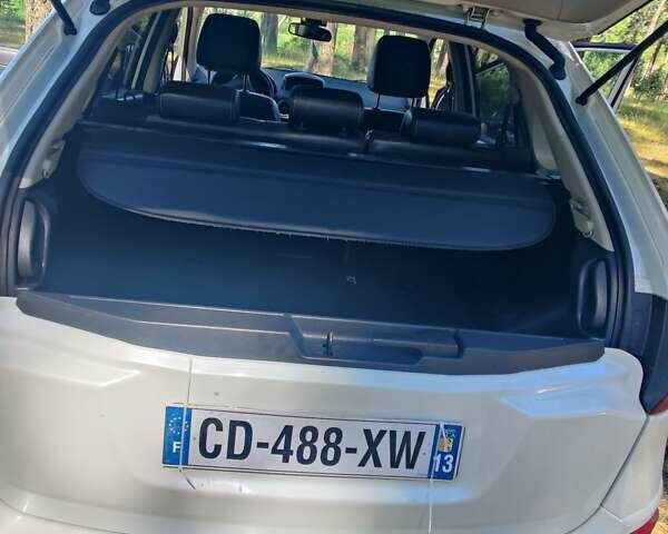 Білий Рено Колеос, об'ємом двигуна 2 л та пробігом 202 тис. км за 10700 $, фото 15 на Automoto.ua