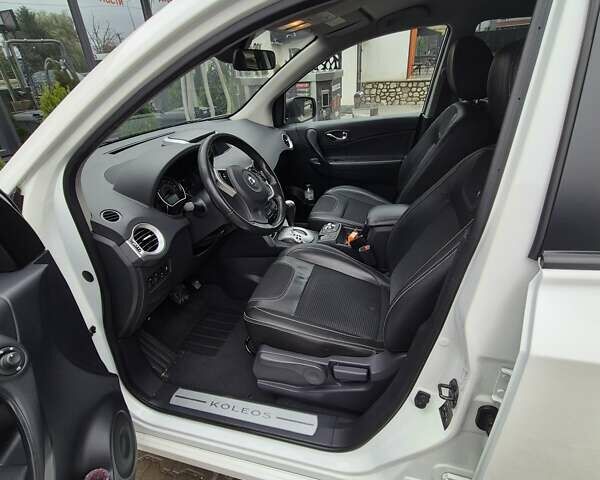 Білий Рено Колеос, об'ємом двигуна 2 л та пробігом 246 тис. км за 14199 $, фото 11 на Automoto.ua