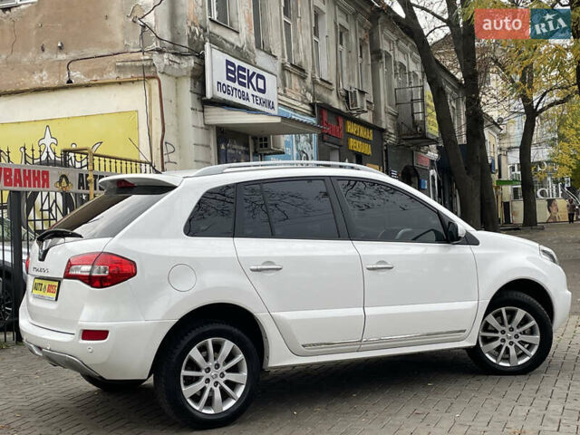 Белый Рено Колеос, объемом двигателя 2 л и пробегом 277 тыс. км за 12700 $, фото 4 на Automoto.ua