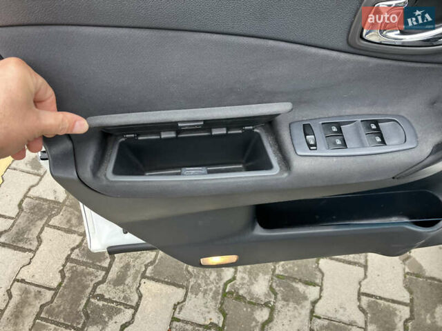 Білий Рено Колеос, об'ємом двигуна 2 л та пробігом 256 тис. км за 10900 $, фото 18 на Automoto.ua