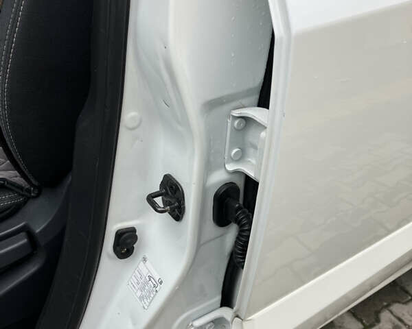 Білий Рено Колеос, об'ємом двигуна 2 л та пробігом 256 тис. км за 10900 $, фото 20 на Automoto.ua