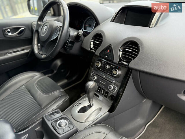 Белый Рено Колеос, объемом двигателя 2 л и пробегом 192 тыс. км за 15500 $, фото 45 на Automoto.ua