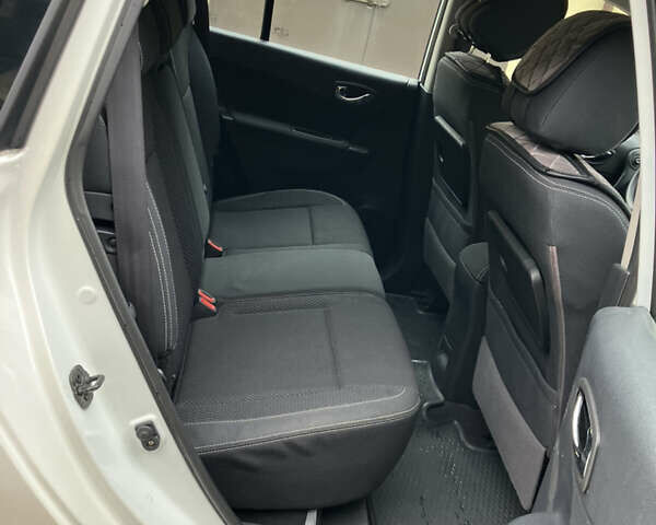 Білий Рено Колеос, об'ємом двигуна 2 л та пробігом 256 тис. км за 10900 $, фото 29 на Automoto.ua