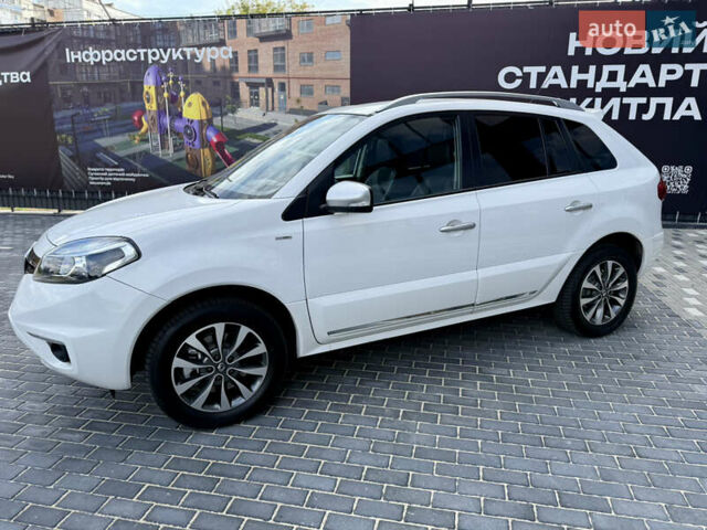 Белый Рено Колеос, объемом двигателя 2 л и пробегом 192 тыс. км за 15500 $, фото 3 на Automoto.ua