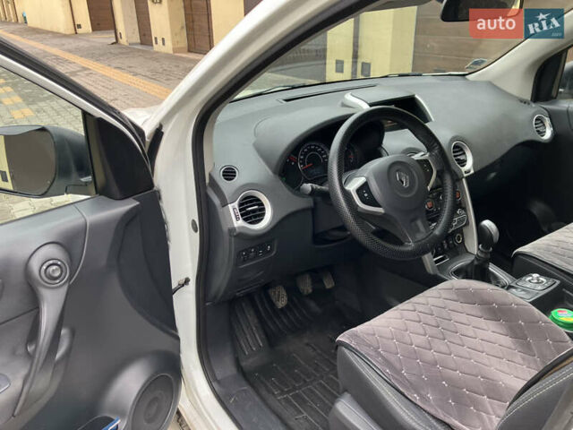 Білий Рено Колеос, об'ємом двигуна 2 л та пробігом 256 тис. км за 10900 $, фото 14 на Automoto.ua