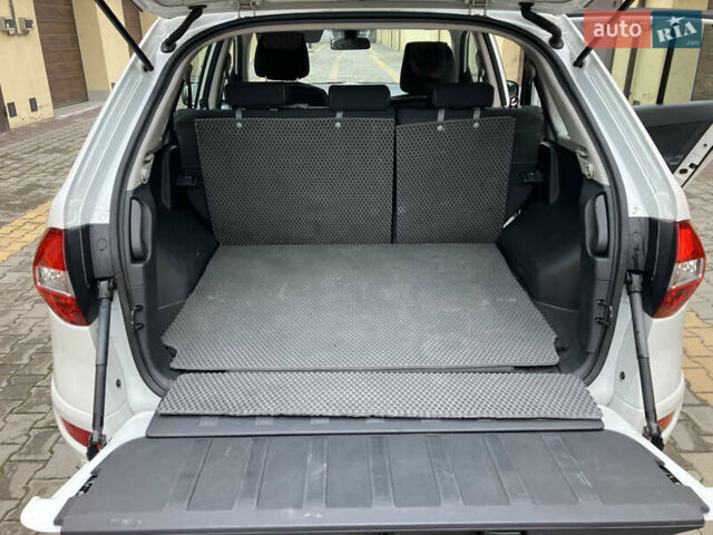 Білий Рено Колеос, об'ємом двигуна 2 л та пробігом 256 тис. км за 10900 $, фото 25 на Automoto.ua
