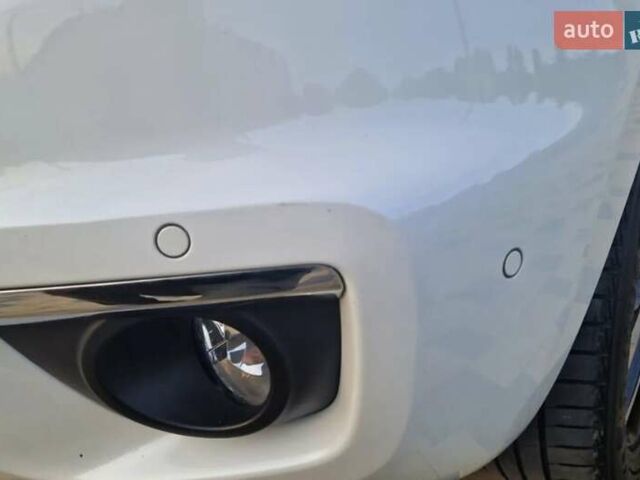 Рено Колеос 2014 в Киеве на Automoto.ua Белый Рено Колеос, объемом двигателя 2 л и пробегом 178 тыс. км за 13800 $, фото 10 на Automoto.ua