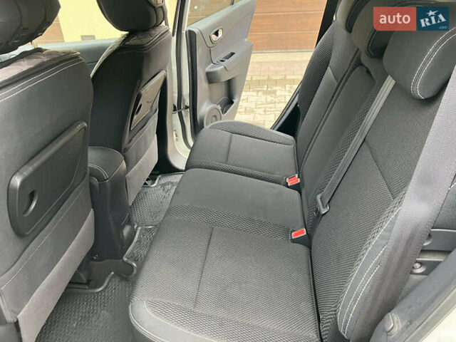 Білий Рено Колеос, об'ємом двигуна 2 л та пробігом 256 тис. км за 10900 $, фото 23 на Automoto.ua