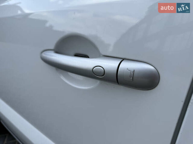 Белый Рено Колеос, объемом двигателя 2 л и пробегом 192 тыс. км за 15500 $, фото 23 на Automoto.ua