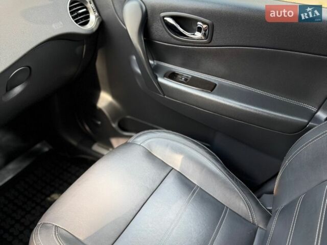 Білий Рено Колеос, об'ємом двигуна 2 л та пробігом 168 тис. км за 13700 $, фото 52 на Automoto.ua